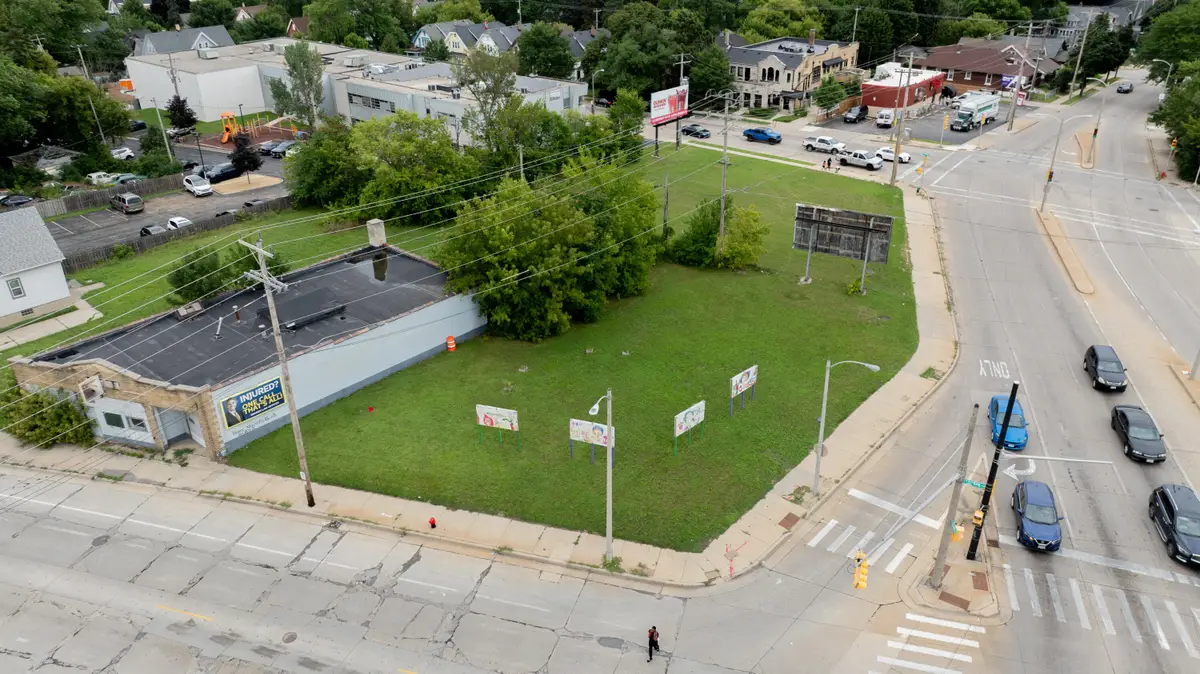 3512 N Dr Martin Luther King Jr Dr, Milwaukee, WI 53212 - Image #1