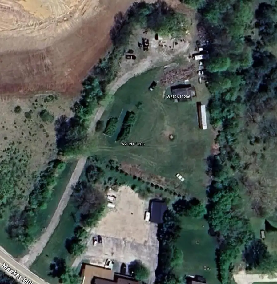 W212N11206 Meeker Hill Ln, Germantown, WI 53022 - Image #2