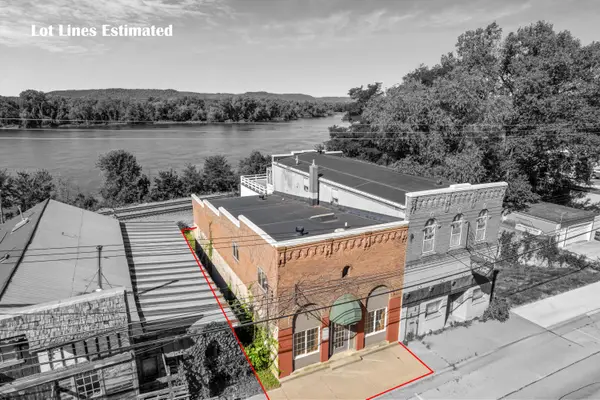 121 S Main St, Fountain City, WI 54629