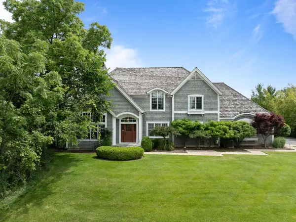 1305 Saratoga Ln, Geneva, WI 53147