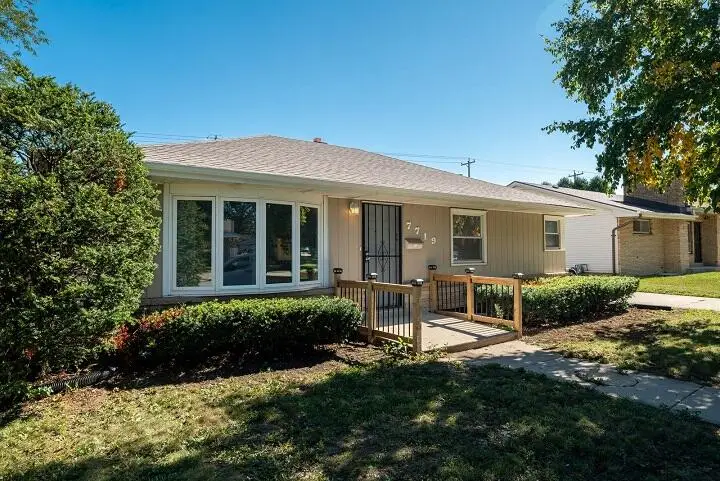 7719 W Fiebrantz Ave, Milwaukee, WI 53222 - Image #1