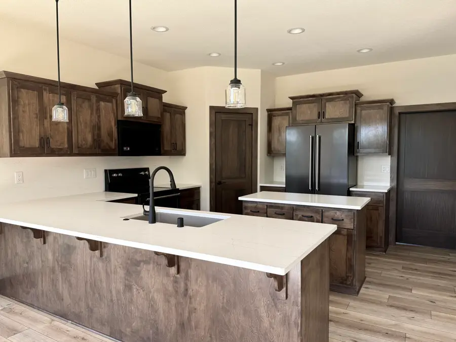 S54W25403 Pebble Brook Ct, Waukesha, WI 53189 - Image #2