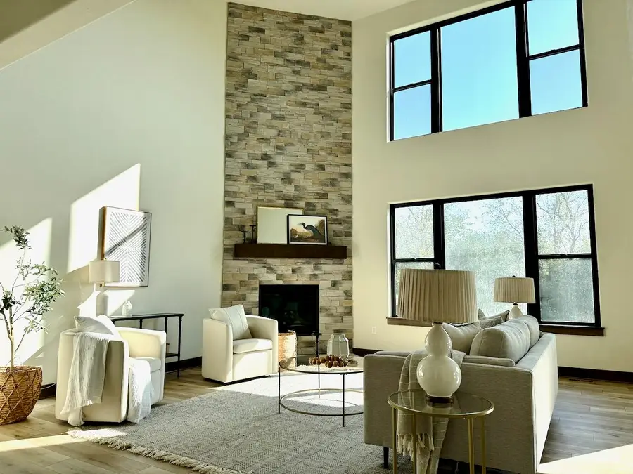 S54W25403 Pebble Brook Ct, Waukesha, WI 53189 - Image #3