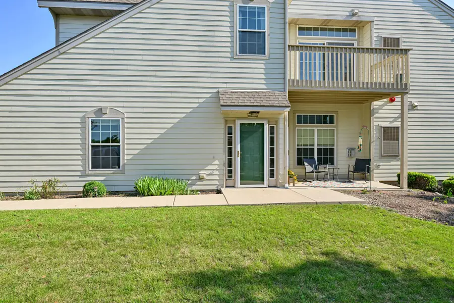 8620 S Stratford Rd, Oak Creek, WI 53154 - Image #3