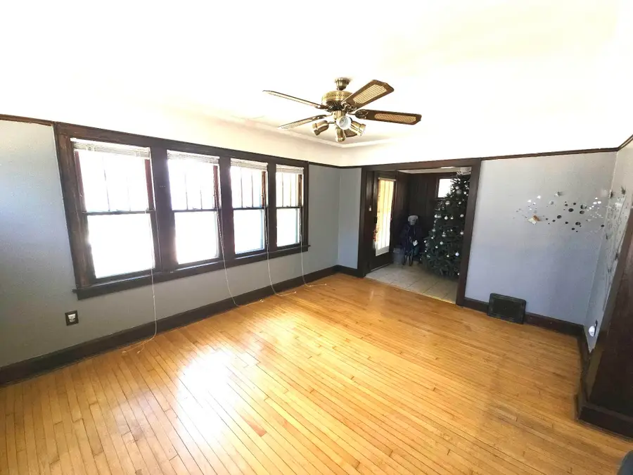 5602 W Rogers St, West Allis, WI 53219 - Image #2