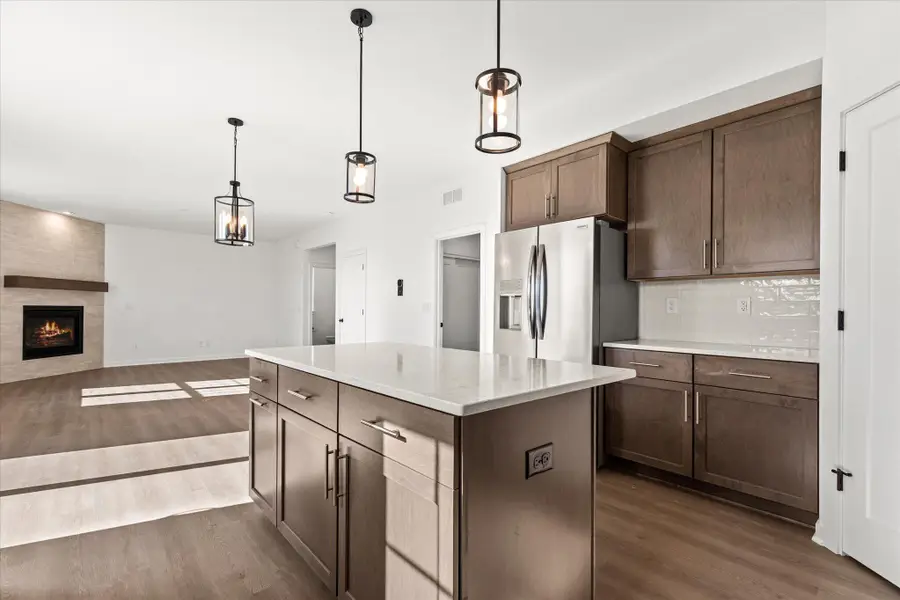 N174W20671 Laurel Springs Cir, Jackson, WI 53037 - Image #3