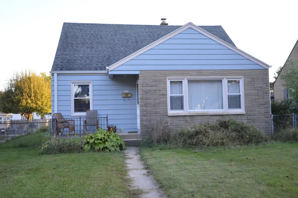 2235 W Tripoli Ave, Milwaukee, WI 53221 - Image #1