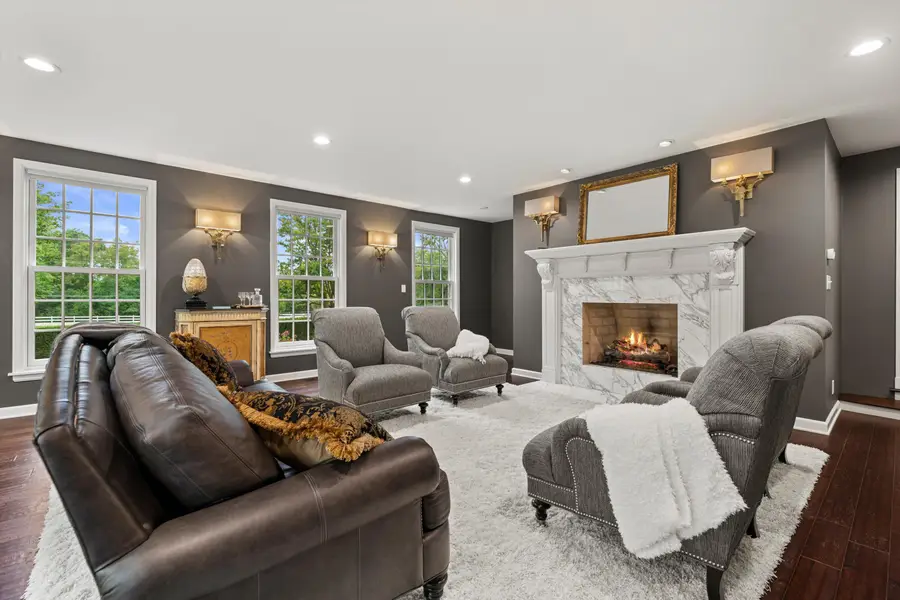 10060 N Range Line Rd, Mequon, WI 53092 - Image #3