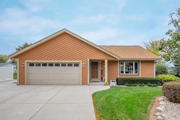 2051 E Poplar Ave, Oak Creek, WI 53154