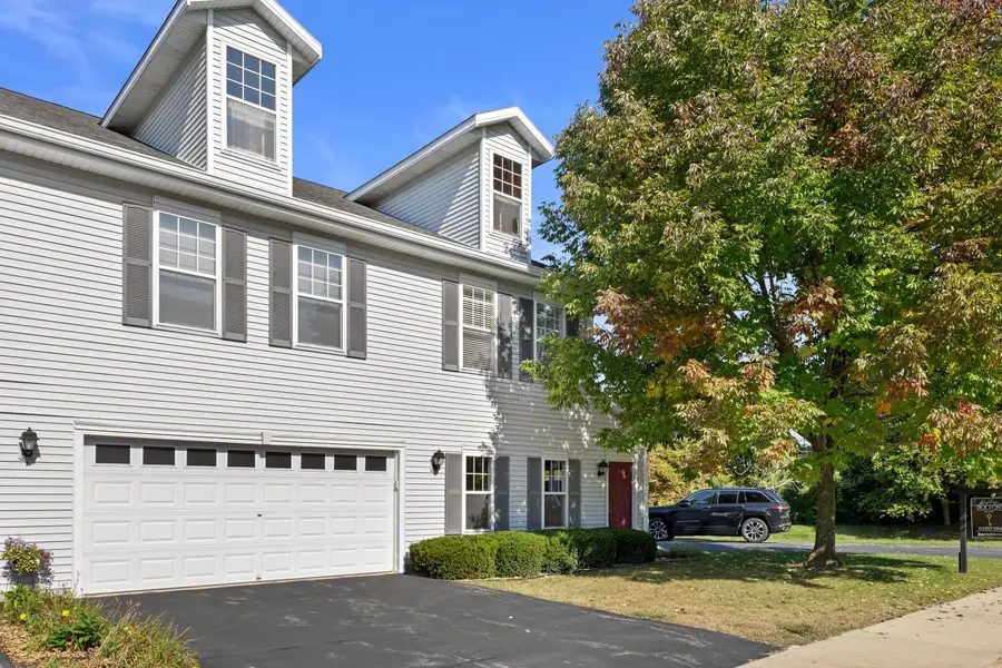 1210 Woodbury Cmn, Waukesha, WI 53189 - Image #2