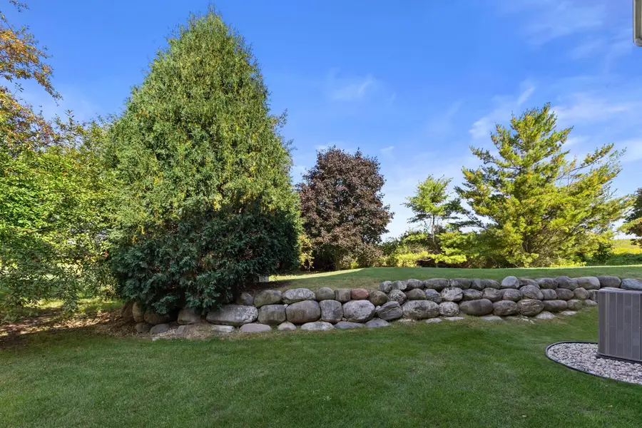 1210 Woodbury Cmn, Waukesha, WI 53189 - Image #3