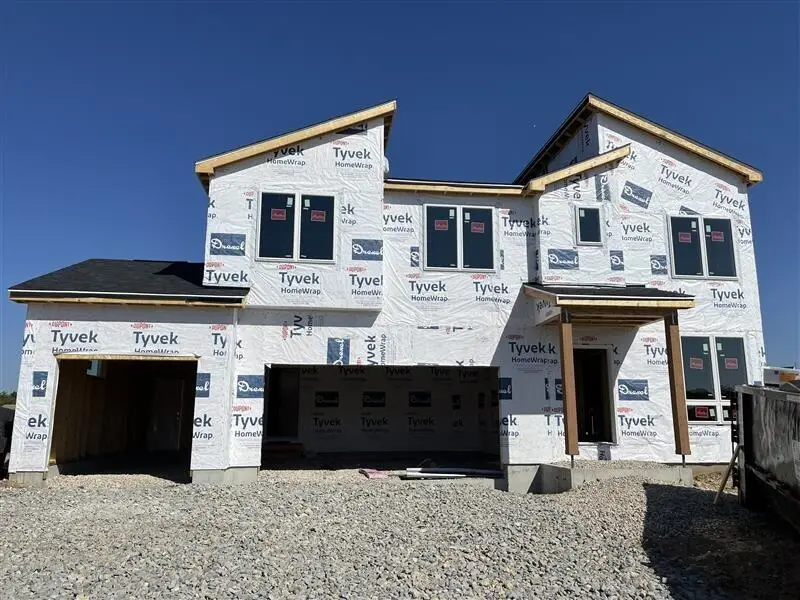 1367 Scotsland Ln, Oconomowoc, WI 53066 - Image #2