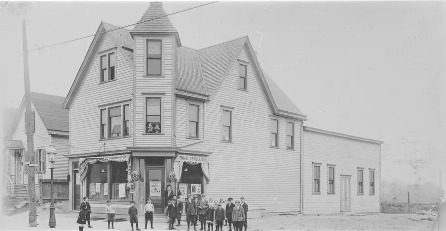 930 E Auer Ave E, Milwaukee, WI 53212 - Image #2