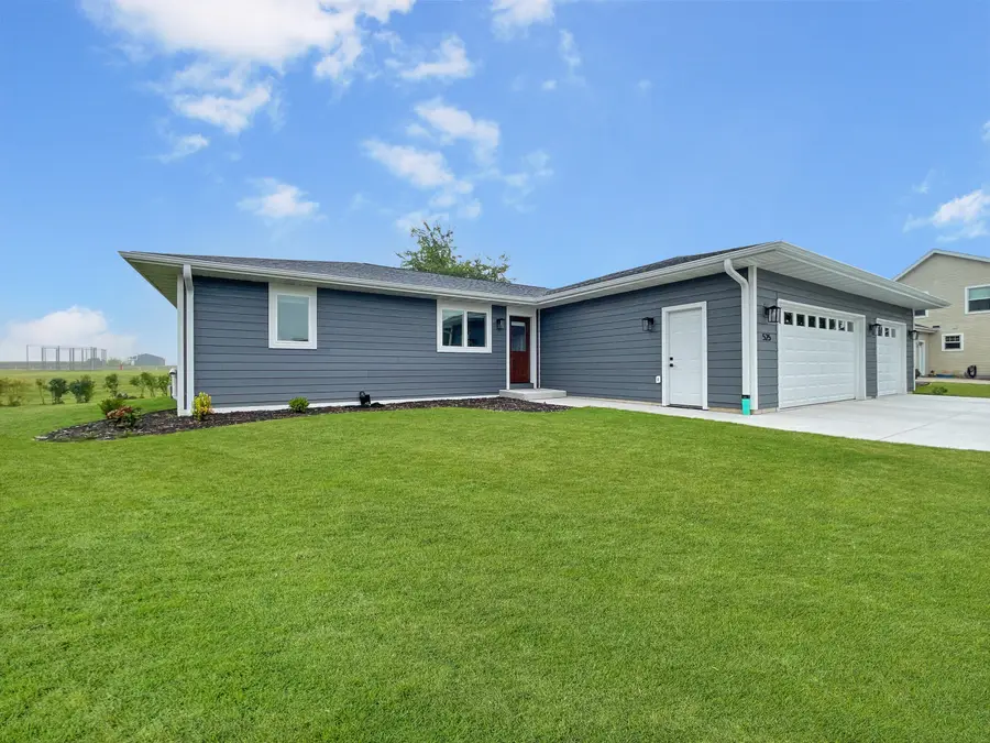525 Washington Cir, Oostburg, WI 53070 - Image #2