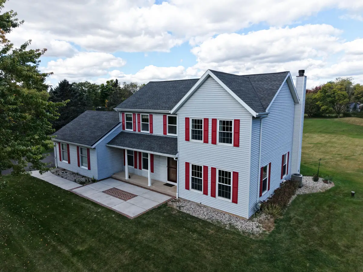 1958 Homestead Ct, Grafton Town, WI 53012 - Image #1