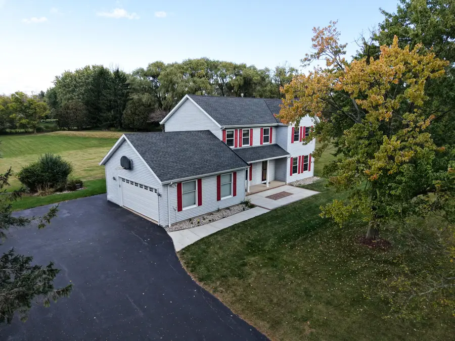 1958 Homestead Ct, Grafton Town, WI 53012 - Image #2