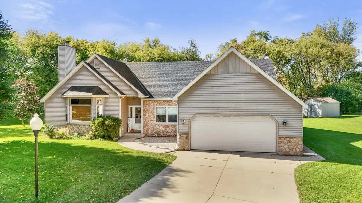 1114 Heron Ct, Mukwonago, WI 53149 - Image #1