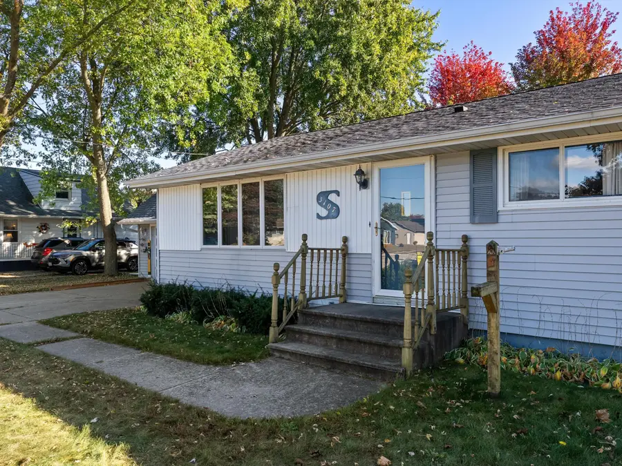 3107 45th St, Two Rivers, WI 54241 - Image #2
