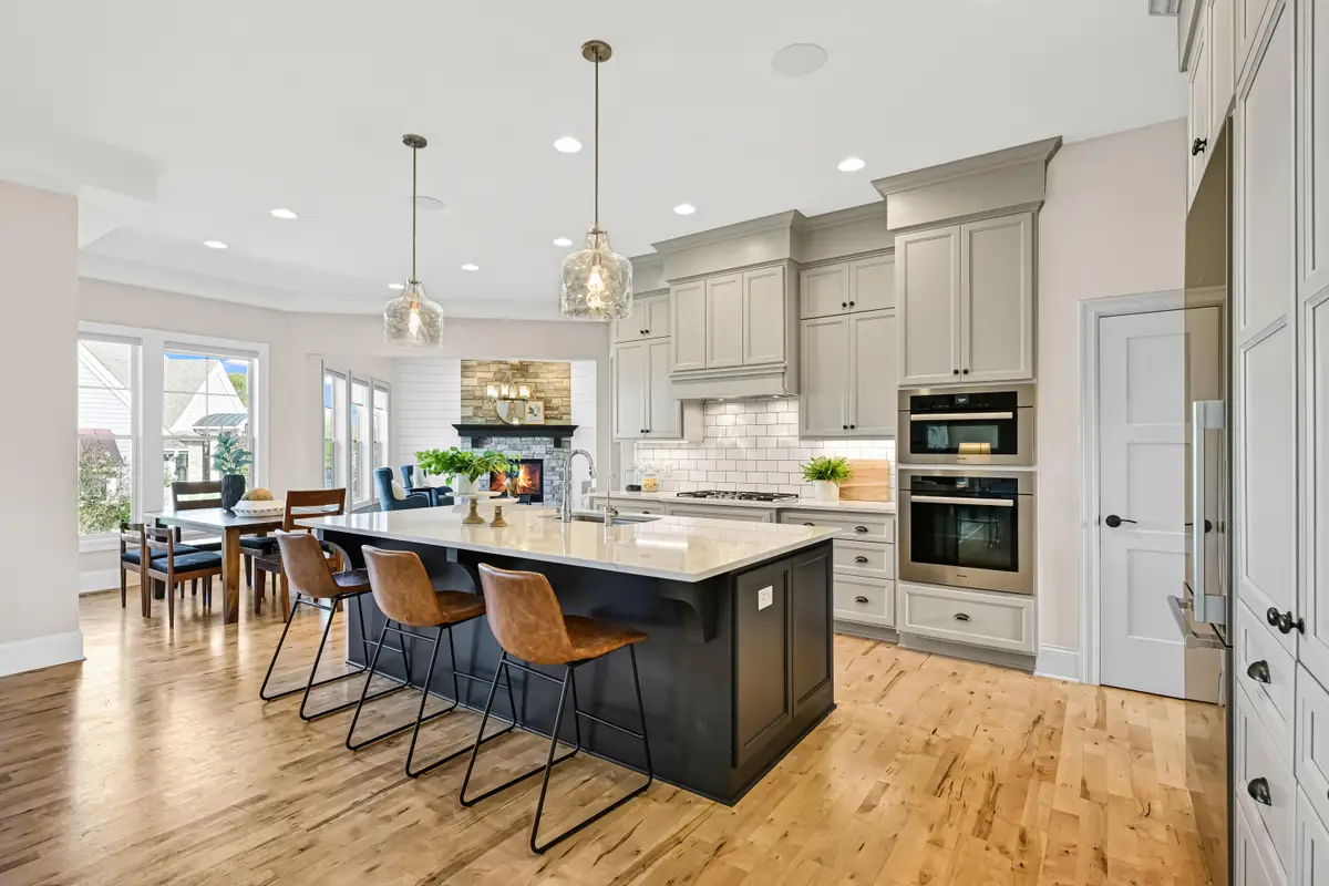 W248N2151 Kettle Cove Ct, Pewaukee, WI 53072 - Image #1