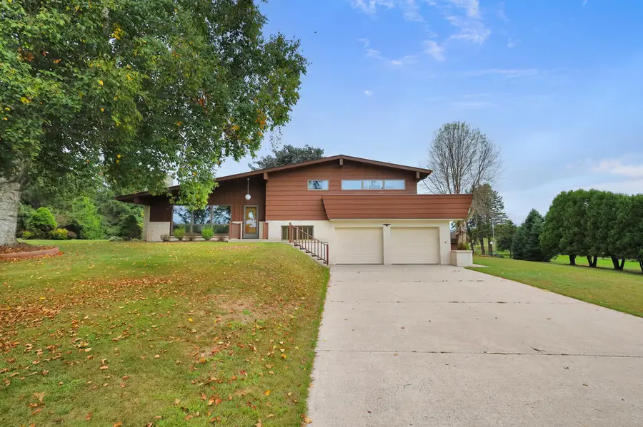 2315 Berringer Rd, Kossuth, WI 54220 - Image #2