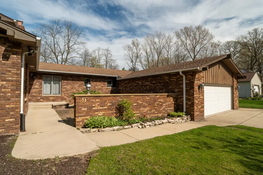 9 Sandalwood Ct, Wind Point, WI 53402 - Image #3