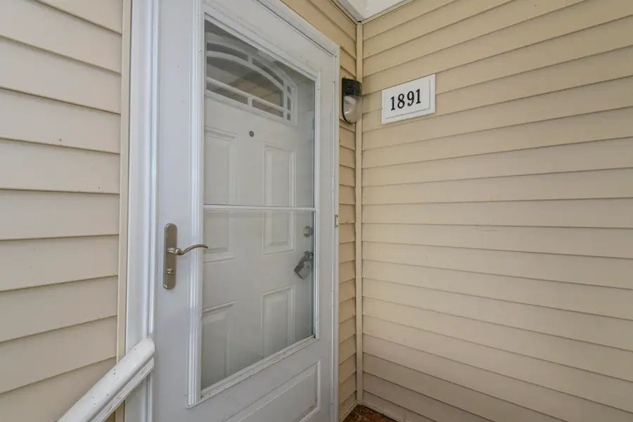 1891 Parknoll Ln, Port Washington, WI 53074 - Image #2