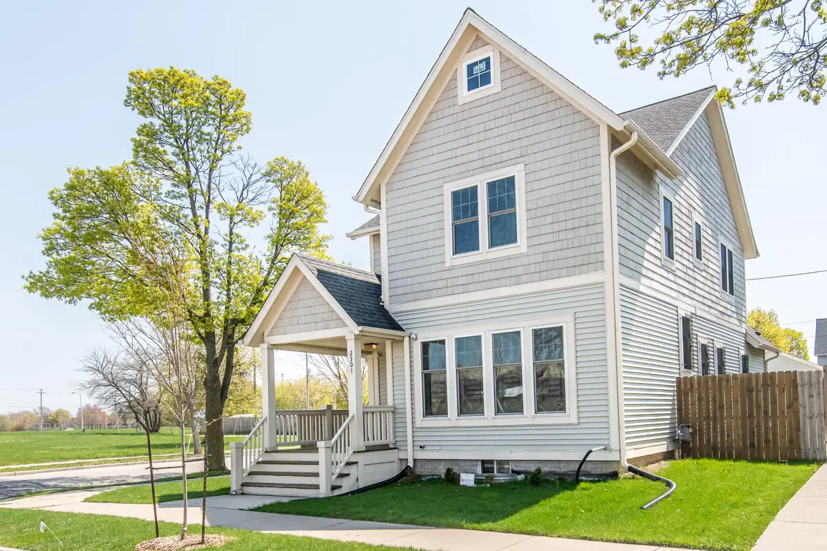 2301 W Garfield Ave, Milwaukee, WI 53205 - Image #1