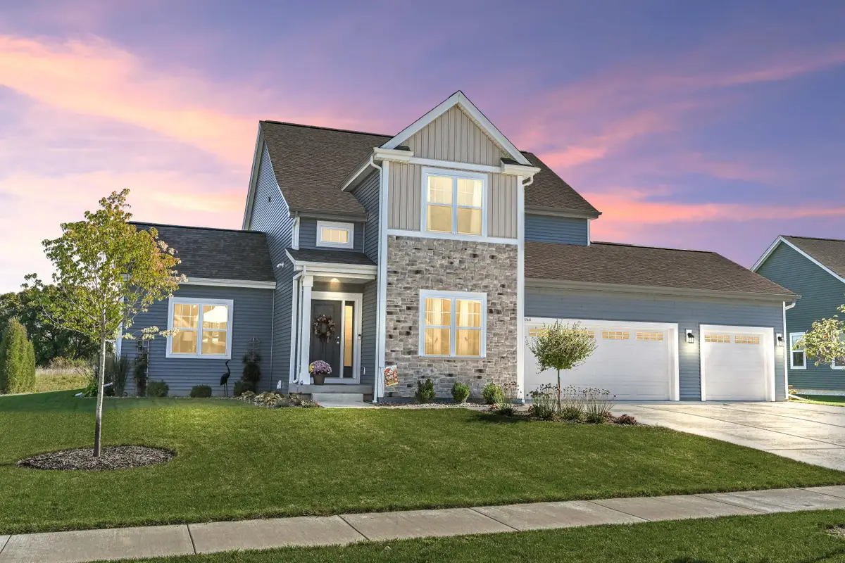 740 Kohlwey Dr, Grafton, WI 53024 - Image #1