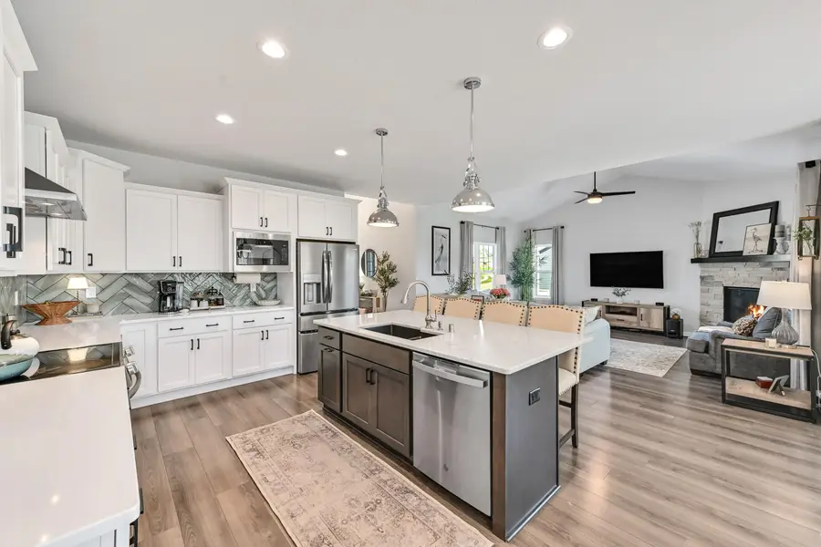 740 Kohlwey Dr, Grafton, WI 53024 - Image #3