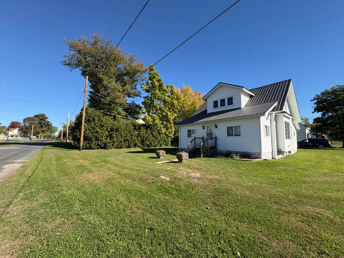 21 Hanson St, Taylor, WI 54659 - Image #1