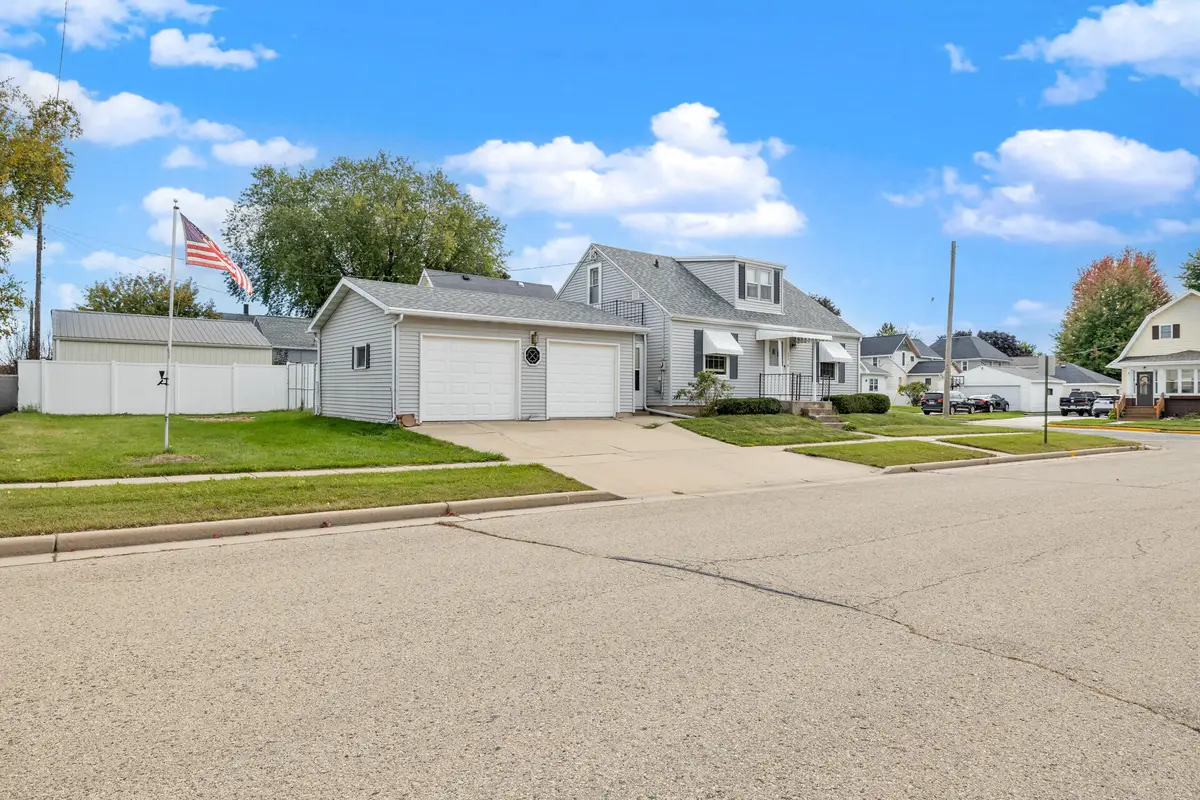 429 S Drummond St, Waupun, WI 53963 - Image #1