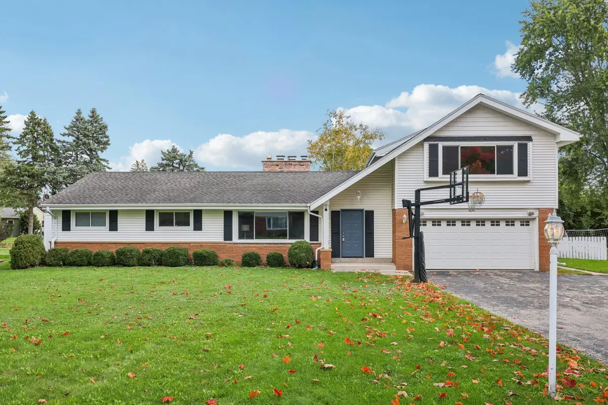 200 N 165th St, Brookfield, WI 53005 - Image #1