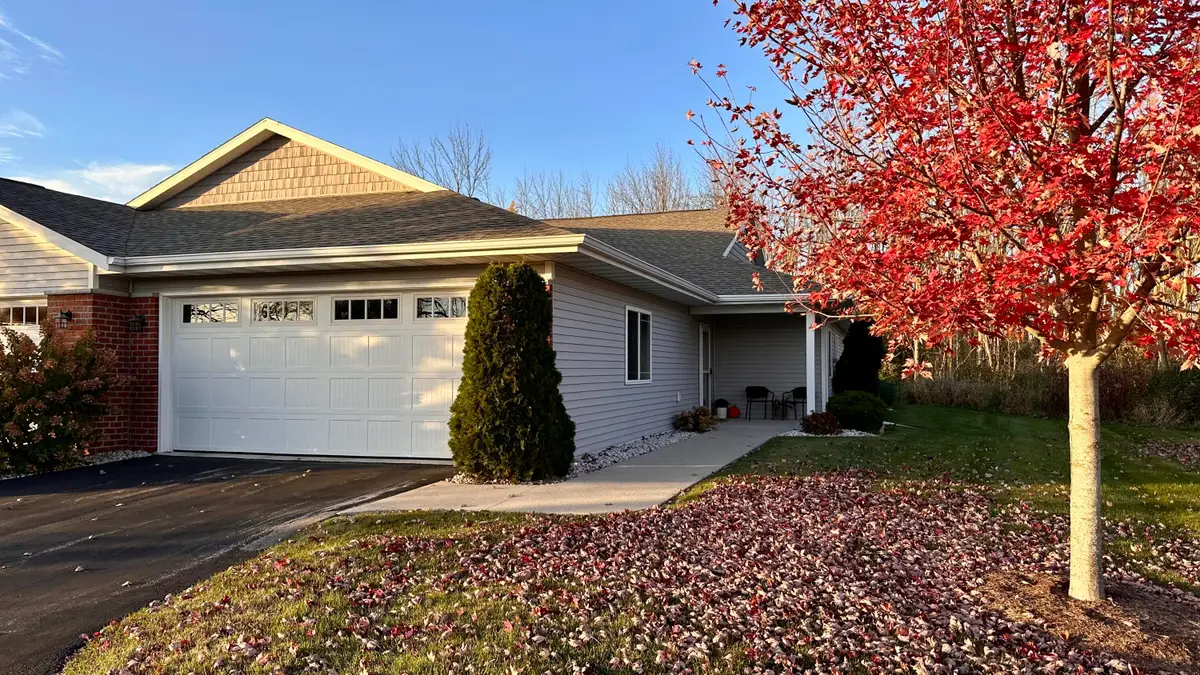 1278 Meadowbrook Dr, Cleveland, WI 53015 - Image #1