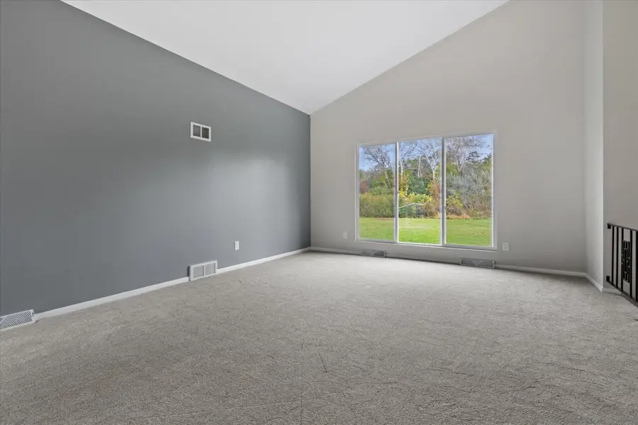 12619 N River Forest Cir, Mequon, WI 53092 - Image #3