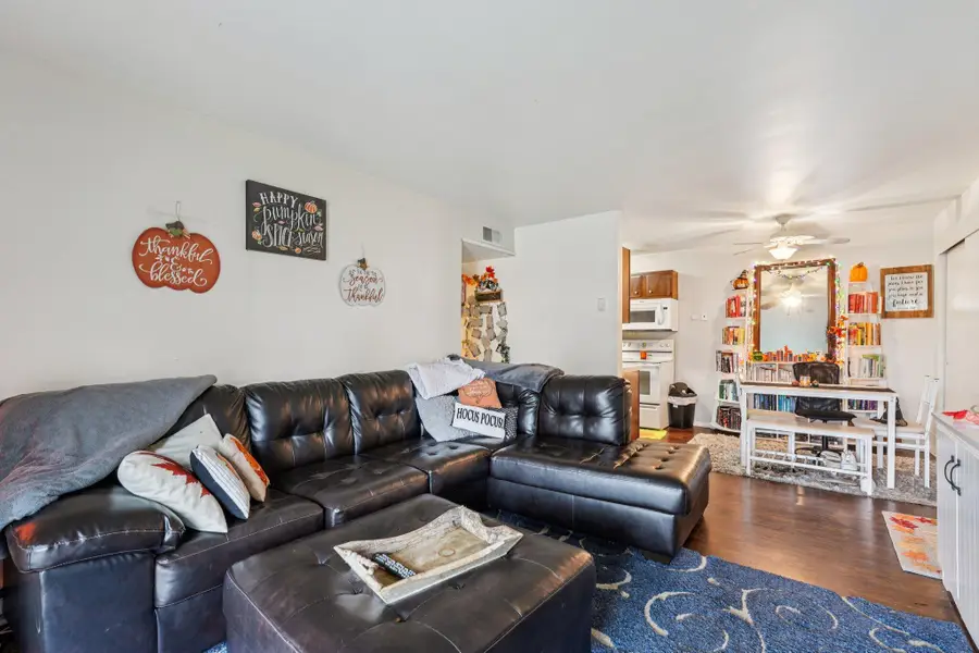 W170N11573 Armada Dr, Germantown, WI 53022 - Image #3