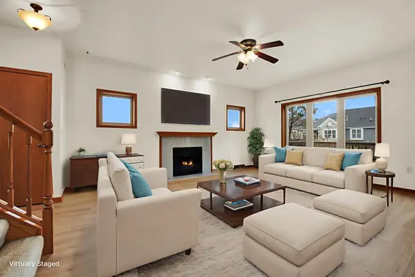 407 Century Oak Dr, Waukesha, WI 53188