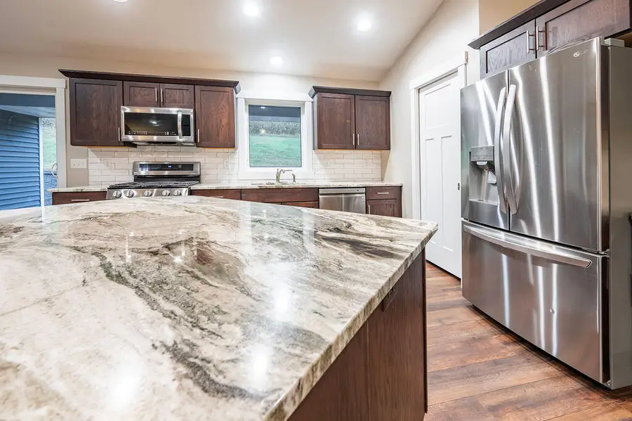 169 Cobblestone Ln, Winona, MN 55987 - Image #2