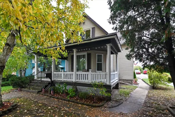 101 Valley St, Horicon, WI 53032