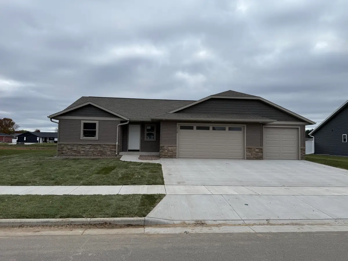 1918 Arches Dr, Holmen, WI 54636 - Image #1