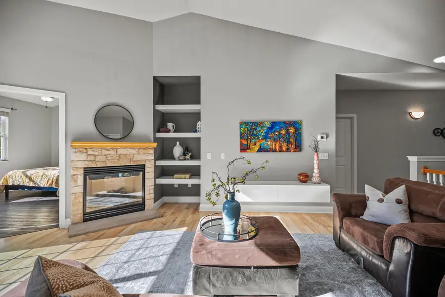 8485 S Ashbury Ln, Oak Creek, WI 53154 - Image #2