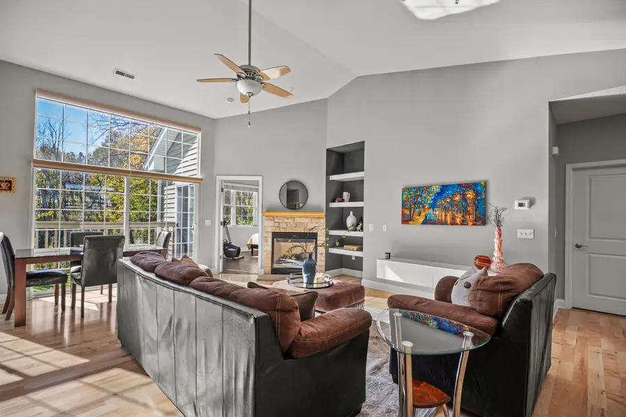 8485 S Ashbury Ln, Oak Creek, WI 53154 - Image #3