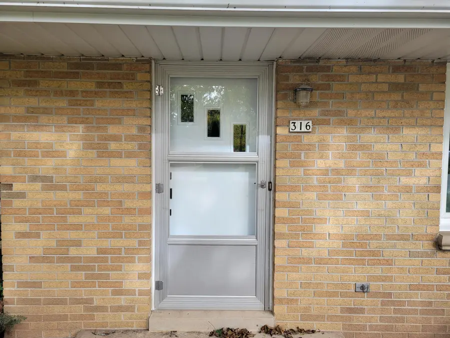 316 Sunny Ln, Thiensville, WI 53092 - Image #2