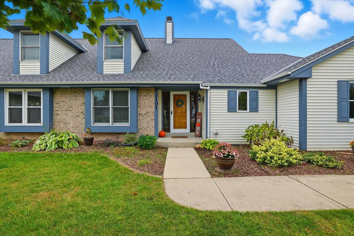 1101 Ellys Way, Slinger, WI 53086 - Image #1