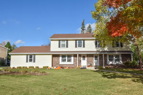 W52N175 Fillmore Ave, Cedarburg, WI 53012