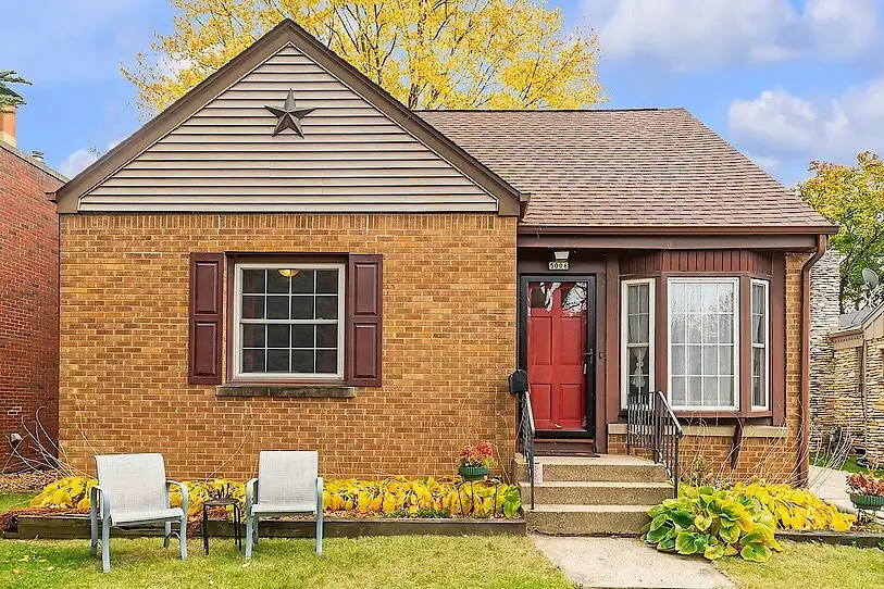 5006 N Ardmore Ave, Whitefish Bay, WI 53217 - Image #1