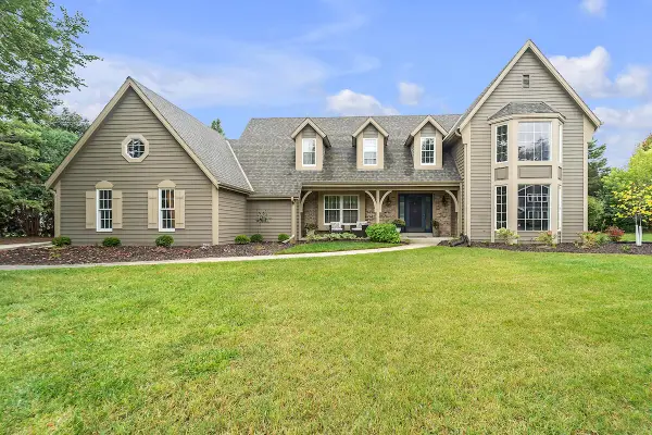 331 Juniper Ct, Grafton, WI 53024