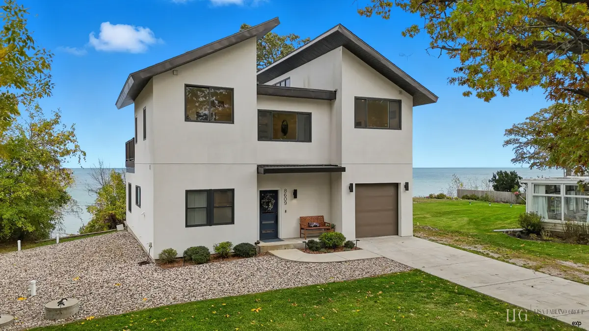 8609 Lakeshore Dr, Pleasant Prairie, WI 53158 - Image #1