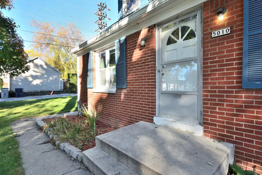 5010 W Euclid Ave, Milwaukee, WI 53219 - Image #3