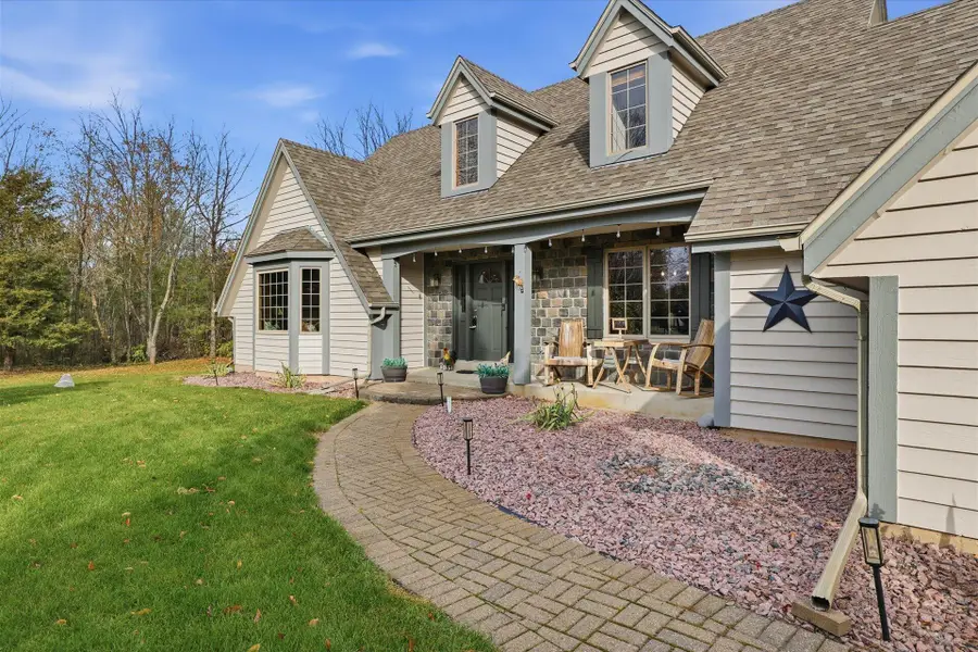 789 N Forest Ridge Ct, Summit, WI 53066 - Image #3