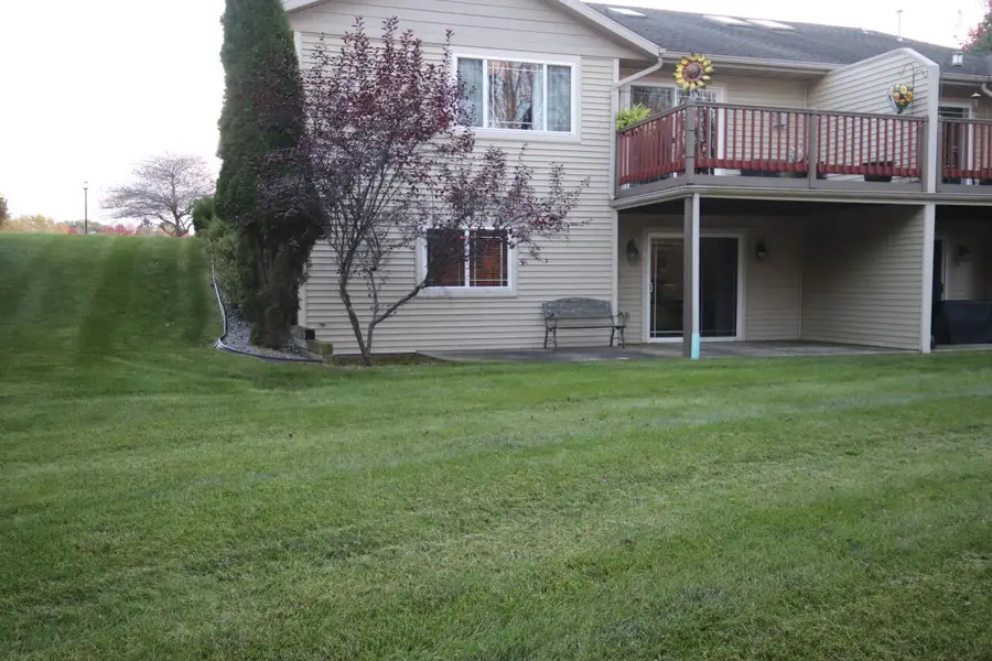 1274 Meadowbrook Dr, Cleveland, WI 53015 - Image #2